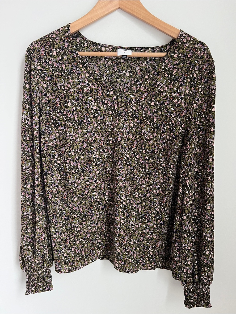 CAbi | Olive Floral Long Sleeve Blouse Pink Lavender Accents Office #4161 Size M